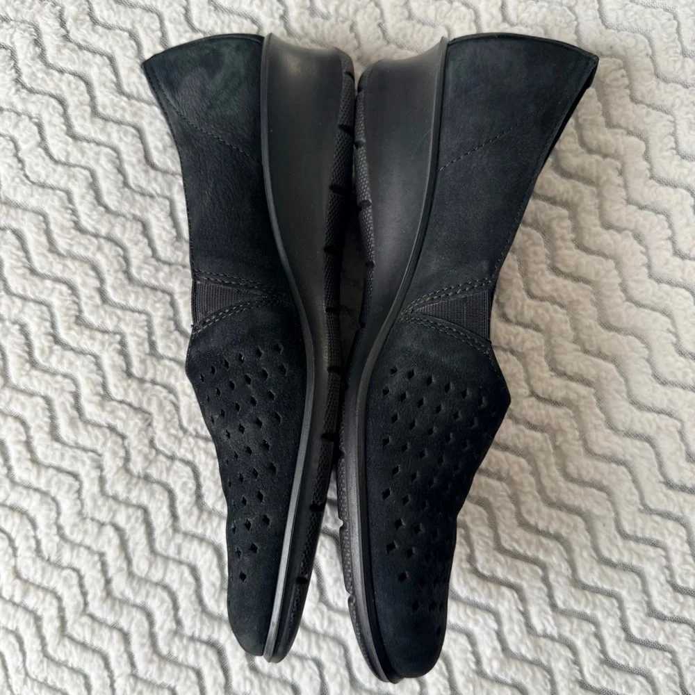 ECCO Felicia Black Perforated Suede Slip On Wedge Loafer Comfort Shoes Sz 40